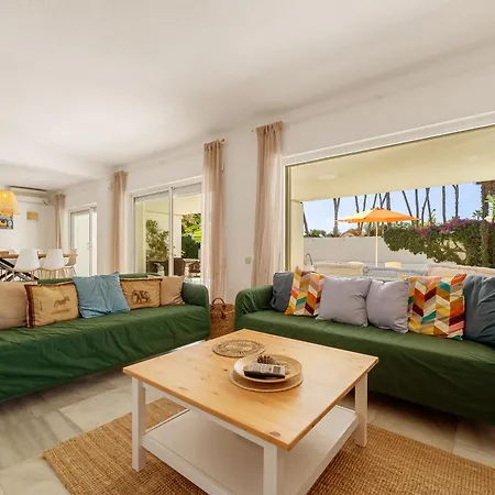 Casa El Sur Beachside In Marbella Vila
