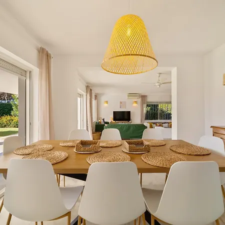 Casa El Sur Beachside In Marbella Vila
